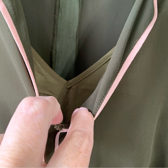 ModCloth army green chiffon jumpsuit with peach trim and flutter sleeves. Size L - Picture 10 of 15